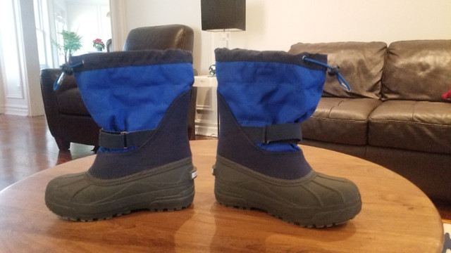 Columbia Youth Powderbug Plus II  Boots -  Kids Boys Size 4 in Clothing - 4T in City of Toronto