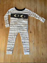 Gap 2T Glow-in-the-Dark Mummy Pj’s 