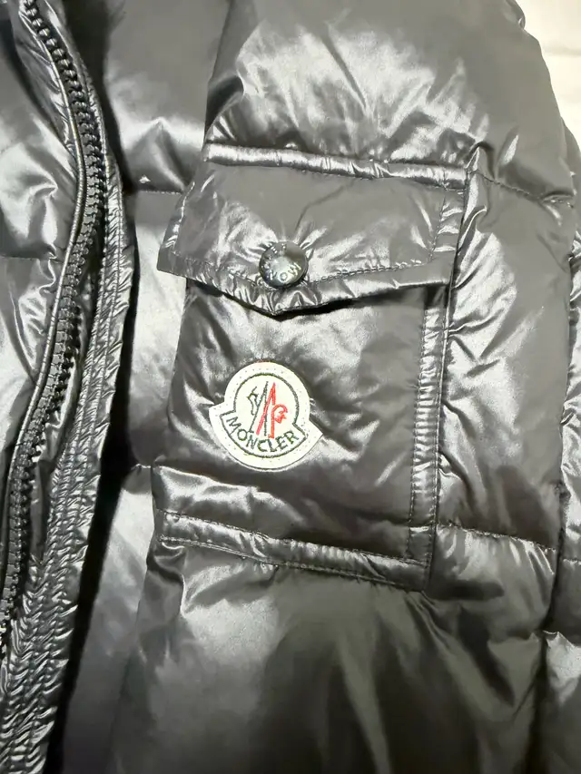Moncler Maya Down Jacket Men Size: 6 in Men's in Mississauga / Peel Region - Image 5