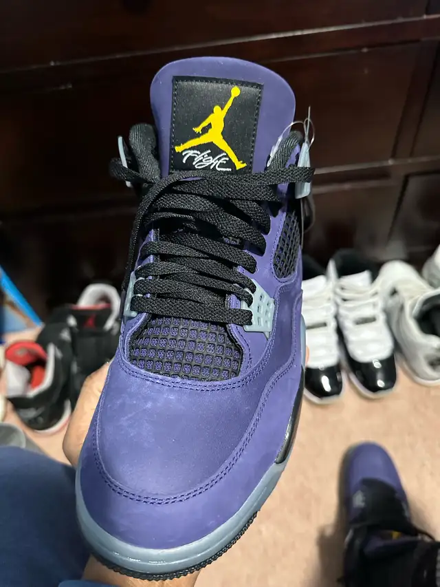 Nike Air Jordan 4 in Men's Shoes in Mississauga / Peel Region - Image 3