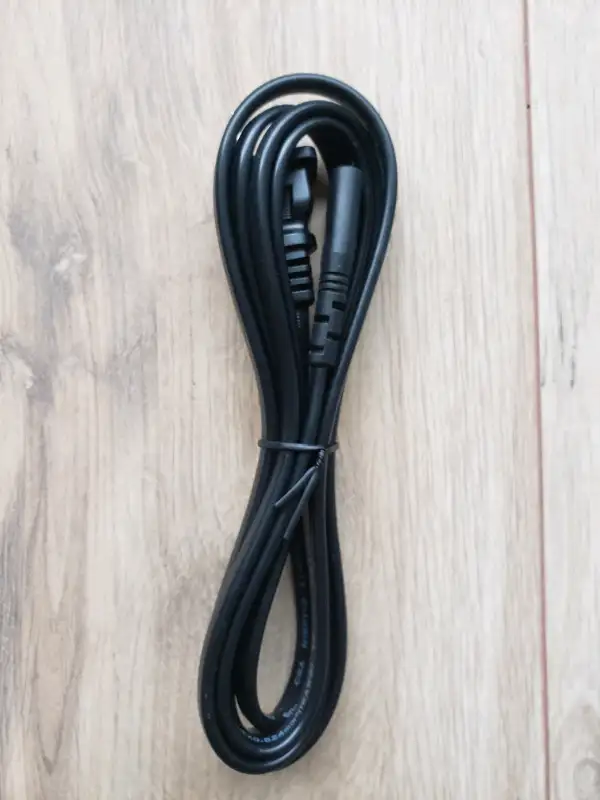 2-Slot Non-Polarized Power Cord in Cables & Connectors in Ottawa - Image 3