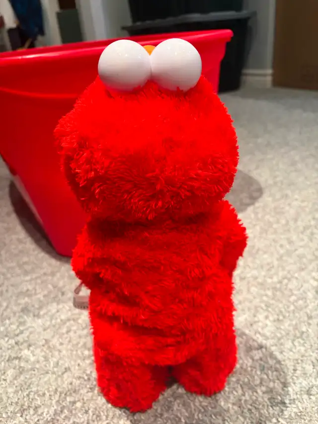 Sesame Street TMX Tickle Me Elmo in Toys & Games in Oshawa / Durham Region - Image 3