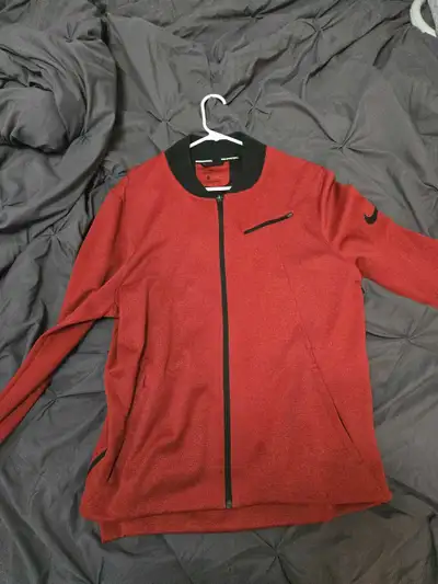 Nike Basketball zipup size : L asking: $100