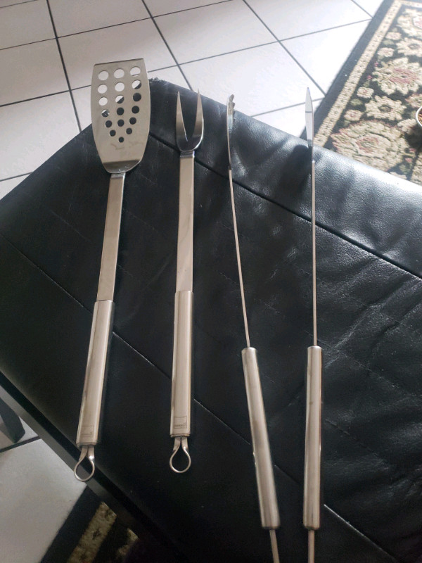 BRAND NEW(REDUCED) 3 piece Giannini stainless steel barbecue set in BBQs & Outdoor Cooking in Hamilton - Image 3