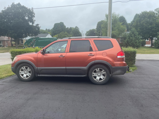 2009 KIA Borrego  in Cars & Trucks in London