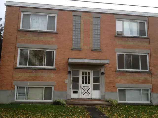 April 1st One bed in 6 unit, close to Rideau RiverVanier parkway