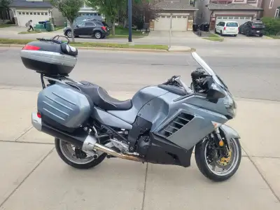 Sport touring at its finest, new Michelin tires, brakes, rotors, fork seals. All fluids, 1yr old bat...