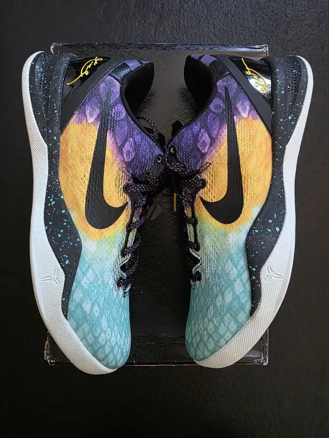 Kobe 8 Easter size 8 in Men's Shoes in Mississauga / Peel Region - Image 4