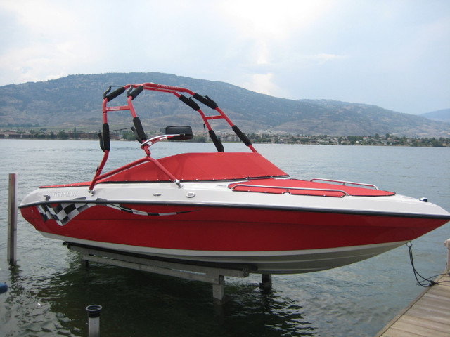2008 Reinell 204 LSE Boat (Low Hrs) in Powerboats & Motorboats in Penticton - Image 2