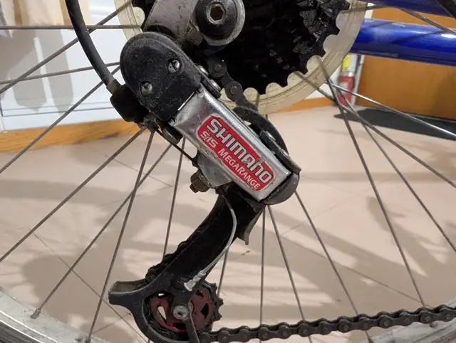 vélo de montagne SCHWINN in Mountain in City of Montréal - Image 8