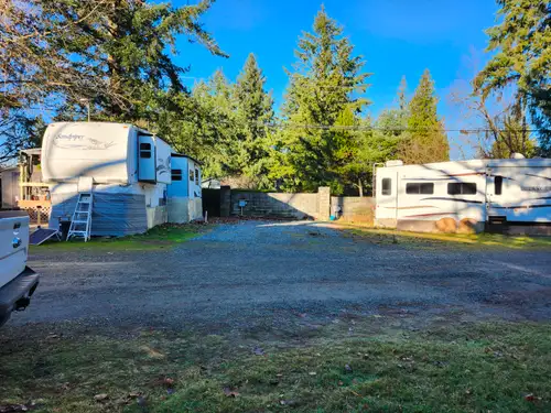 Chemainus Gardens has one 30-amp legal and year-round pad for rent. Rent is $925 + GST/month and inc...