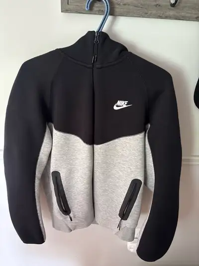 Nike tech (grey and black) medium, View more