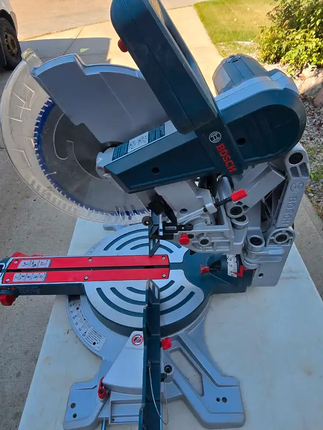 Bosch GCM12SD Double Bevel Miter Saw63793631517699122