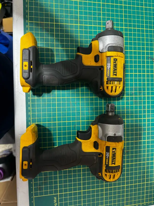 dewalt dcf880 1/2 impact wrench bare tool in Power Tools in Mississauga / Peel Region - Image 4