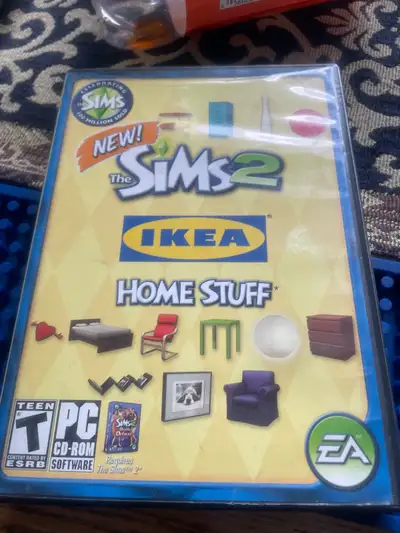 Spruce up your virtual homes with The Sims 2 IKEA Home Stuff Pack for PC! This used game is in good...