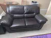 Love seat - Brown Leather