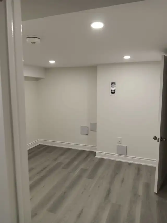 Beautiful 2 bedroom basement for rent
