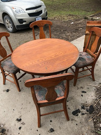 Dining room set with two leafs