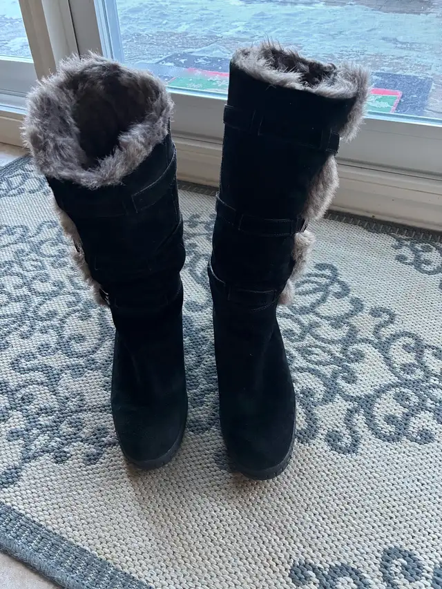 Bottes hiver femmes suède noir grandeur 7 in Women's - Shoes in Laval / North Shore - Image 2