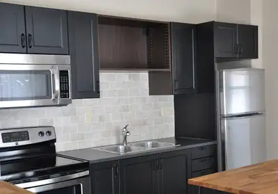 Apartment 3 Great Apartment in grand old building 12 month lease First and last month required NO Sm...