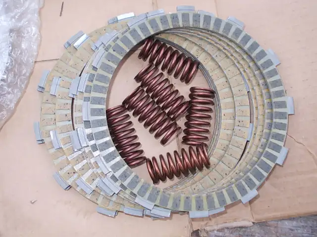 Kawasaki  ZX11 ZZR1100 ZX1100 Complete clutch replacement kit in Motorcycle Parts & Accessories in Mississauga / Peel Region - Image 3