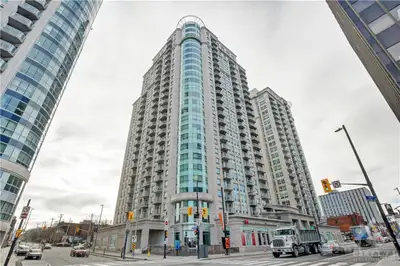 Unbeatable downtown location! Claridge Plaza The Royalton, with over 600 sq ft. 1 Bed + 1 Bath PLUS...