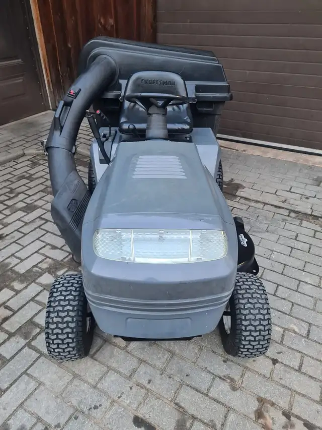 Craftsman 19.5HP 42" Riding Lawn Mower w/ Triple Bagger63005666528387121