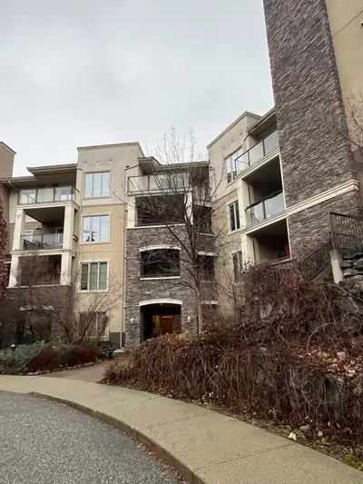 ✨ AVAILABLE IMMEDIATELY – Fully Furnished 3-Bed + Den, 2-Bath Condo ✨ $2,500/month – 1875 Country Cl...