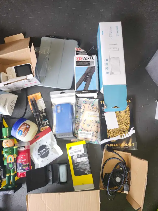 Assorted Household Goods Bundle in Multi-item in Hamilton - Image 3