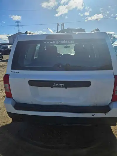 2017 Jeep patriot for parts please contact us at 403-354-5560 our address is 4219 17 St SE A-Z RECYC...