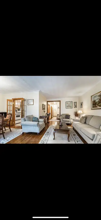 1 private single room on the main floor for rent July 2025 ALL included: hydro, internet, laundry, b...