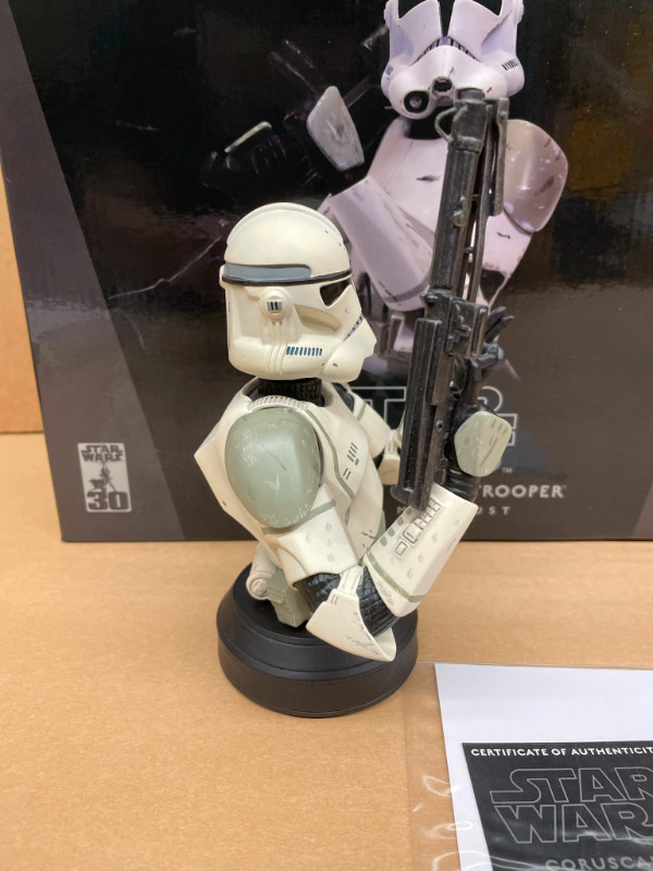 Star Wars Gentle Giant Coruscant Clone Trooper Mini Bust in Arts & Collectibles in Regina - Image 3