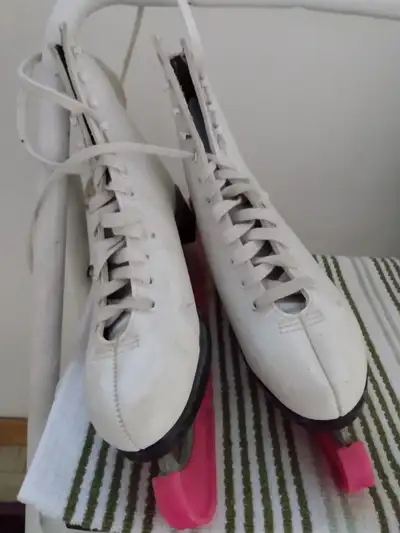 White size 6 skates.
