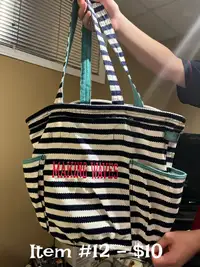 Thirty One tote with pockets - display model