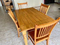 Tables de cuisine en bois et fer forgé avec 4 chaises
