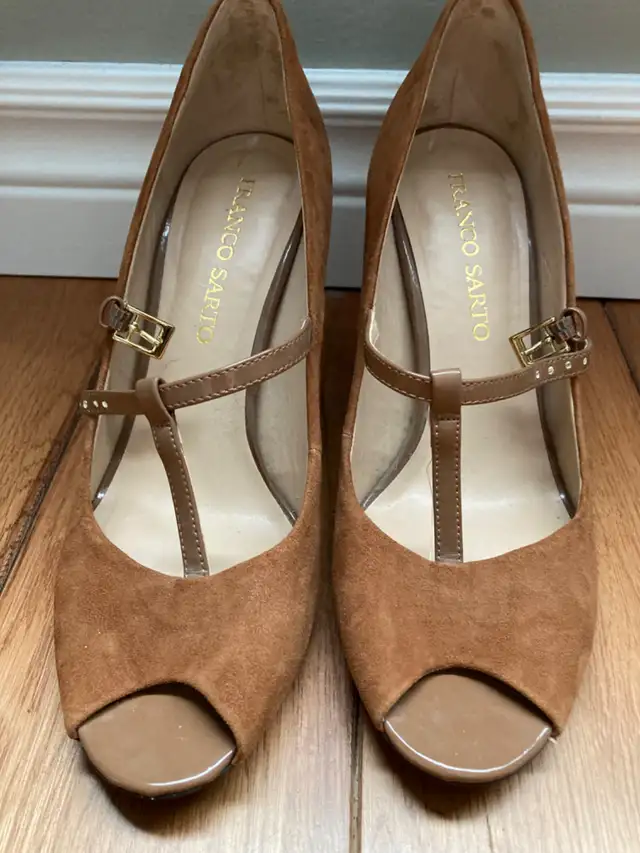 Women’s dress shoes in Women's - Shoes in Oakville / Halton Region - Image 4