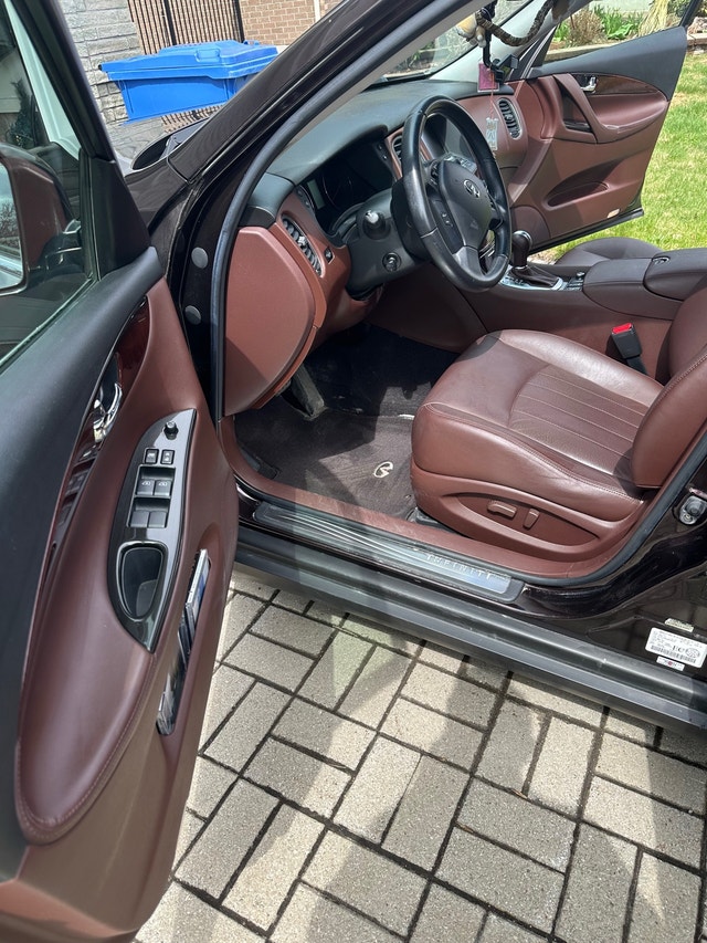 2010 Infiniti EX35 AWD JOURNEY Low KM & Premium Leather Interior — photo 3