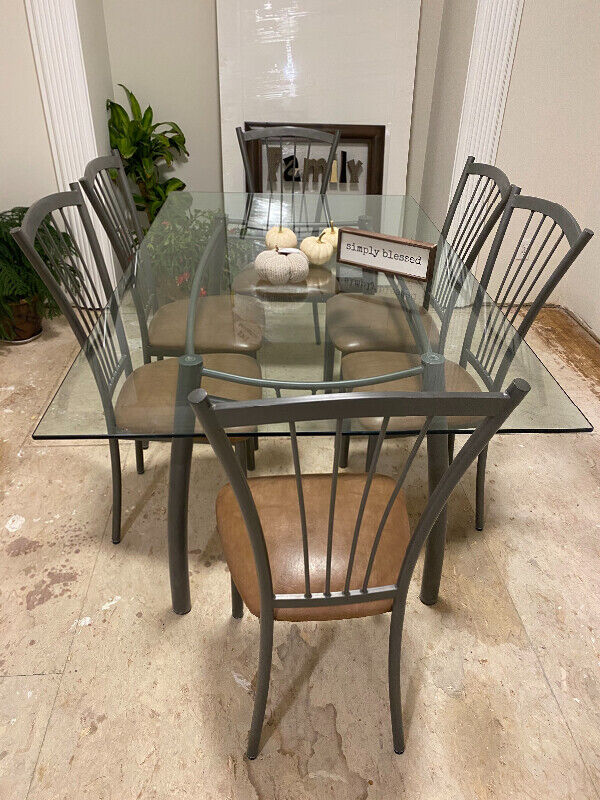 MODERN GLASS TOP KITCHEN TABLE & CHAIRS Dining Tables & Sets