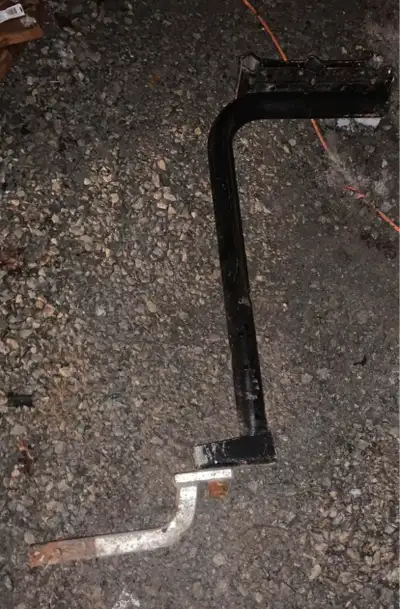 Bike hauler for trailer hitch Comes with hitch attached