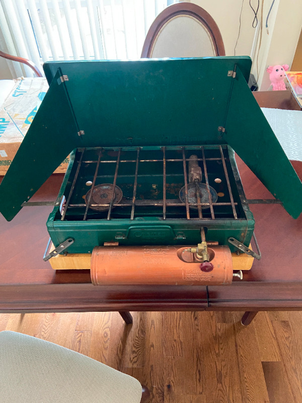 Coleman stove model 4 M 'tourist' in Fishing, Camping & Outdoors in Ottawa