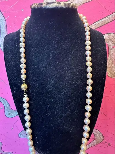 magnifique collier de perles véritables couleur rose, 28", neuf, View more