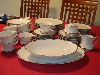 Service de vaisselle Vintage, View more