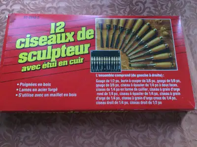Ciseaux (12) de sculpteurs "NEUFS" avec étui en cuir, View more