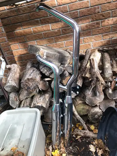 Here is a set of stock pipes for (I think) a modern Softtail. Free for anyone who can give them a go...