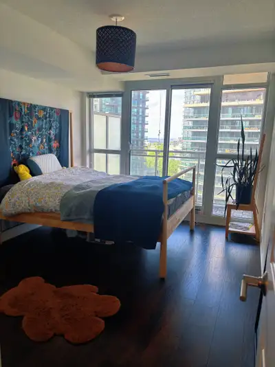 Private Bedroom & Bathroom in Prime Downtown Toronto(Female)