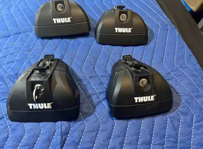 Thule 460r (with locks) for flushed rails roof racks, View more