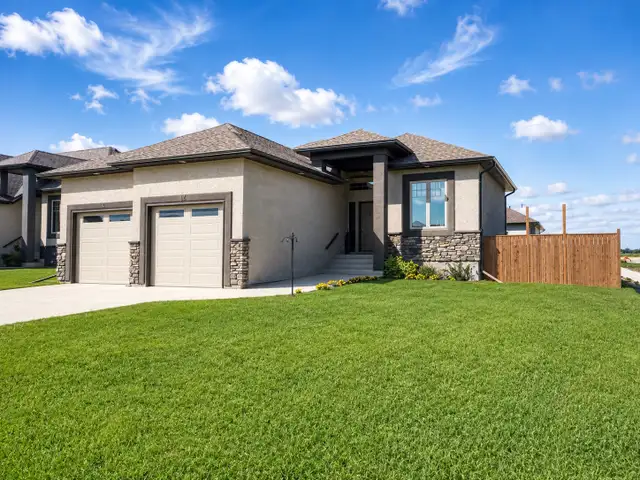 Executive Home for Rent in Oakbank, MB Available Now