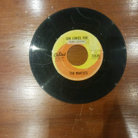 THE BEATLES CAPITAL LABEL 45 RPMS SHE LOVES YOU + MORE