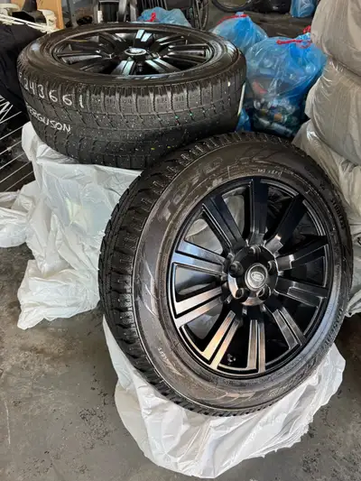 2018 Landrover Wheels Sitting on Toyo Observe GSi - 5 Tires, 95% tread only used for 1 winter season...