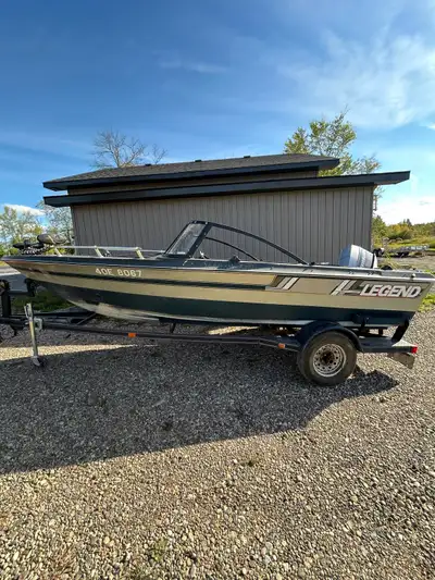 Legend Fish and Ski with 1986 Evinrude 70 hp. New seats and Carpet two season ago, VRO is disconnect...
